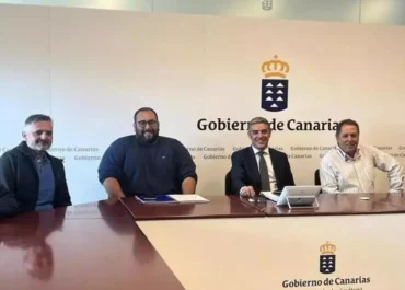 CANARIASAHORA: La consejera de Presidencia ficha como asesor al principal agitador contra el decreto del plátano de su propio Gobierno