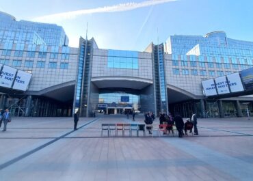 EL CONSEJERO DE AGRICULTURA, GANADERÍA, PESCA Y SOBERANÍA ALIMENTARIA DEL GOBIERNO DE CANARIAS EN BRUSELAS INTENTANDO LA ACTUALIZACIÓN DE LA FICHA FINANCIERA DEL POSEI.