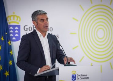 CANARIAS RADIO: CLEMENTE GONZÁLEZ ENTREVISTA A CONSEJERO DE AGRICULTURA, GANADERIA, PESCA Y SOBERANIA ALIMENTARIA DEL GOBIERNO DE CANARIAS, NARVAY QUINTERO, LA PAC, EL DECRETO, PLÁTANOS, AGUA…PAPAS