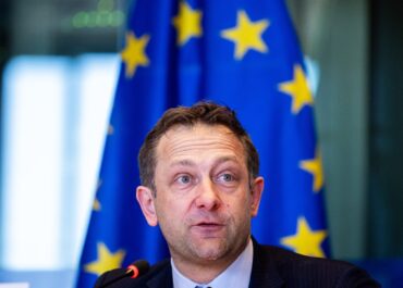 EURATIV: EXCLUSIVA: Bruselas propone un «fondo único» para la PAC pero mantiene las ayudas directas a los agricultores