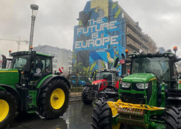 AGROINFORMACIÓN: Cada vez más miedo a la futura PAC: «Úrsula von der Leyen será la que hizo pagar a los agricultores la deuda del Next Generation y la defensa»