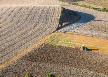 AGROINFORMACIÓN: El campo envejece y el relevo generacional sigue estancado: en el último lustro sólo un 9% de los perceptores de la PAC es menor de 40 años