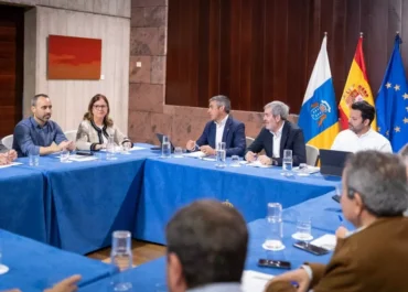 CANARIASAHORA:  La organización de productores Agriten se une a Coplaca en la defensa judicial del nuevo decreto de ayudas plataneras      De las entidades sectoriales que apoyaron el cambio de modelo para el reparto más justo de 141 millones de euros al año en apoyo directo a la renta platanera, solo COAG no se personará: sí lo hacen Asaga, Palca y UPA, más las OPP señaladas, casi el 50% de la producción total