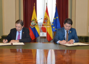 Luis Planas destaca la alianza estratégica entre España y Ecuador para fortalecer el sector agrario y el desarrollo rural