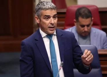 CANARIASAHORA:  Agricultura sufre un nuevo castigo en los presupuestos del Gobierno de Canarias      El área liderada por el herreño Narvay Quintero sigue disponiendo, y ya van tres años así, de menos fondos propios que los presupuestados en 2023 por el Ejecutivo de progreso     — Clavijo avala los presupuestos de 2026 y la oposición le reprocha que “renuncia” a combatir pobreza y desigualdad.
