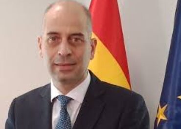 CANARIAS RADIO: CLEMENTE GONZÁLEZ ENTREVISTA A HECTOR IZQUIERDO, COMISIONADO DEL GOBIERNO DE ESPAÑA, PARA LA RECUPERACIÓN DEL VALLE DE ARIDANE, AFECTADO POR EL VOLCÁN. ACLARA, ANTE LA NUEVA DECLARACIÓN DE HACIENDA, LO QUE LAS PERSONAS AFECTADAS, A TÍTULO INDIVIDUAL, AUTÓNOMO O PROFESIONALES, ESTÁN OBLIGADOS A DECLARAR, Y QUE AYUDAS O PAGOS ESTÁN EXENTOS. INTERESANTE CONVERSACIÓN.