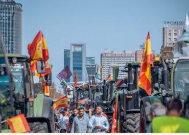 EUROPAPRESS: Unión de Uniones insta a la movilización del campo contra políticas y acuerdos comerciales que les perjudican.   Unión de Uniones de Agricultores y Ganaderos insta a la movilización del campo contra políticas y acuerdos comerciales que les perjudican con una «gran tractorada» para el próximo 11 de febrero a nivel nacional, que culmina las movilizaciones que se están desarrollando en Extremadura, Asturias, Castilla y León o Cataluña, según informa en un comunicado.