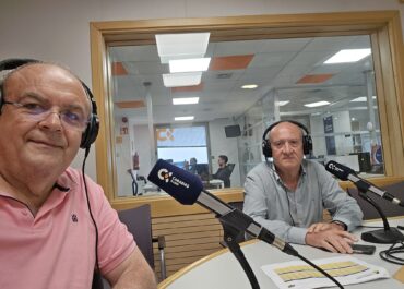 CANARIAS RADIO: CLEMENTE GONZÁLEZ ENTREVISTA AL   Presidente. de Asprocan, Carlos Rendón, sobre la caída de la producción platanera en  pasado año, 375 millones de kilos comercializados. El incierto futuro del POSEI, y el daño que Brasil, con el acuerdo de MERCOSUR, puede hacer  al plátano de Canarias, de la recuperación del Valle de Aridane,  de la visita del vicepresidente de la Comisión de Agricultura de la UE, y la incertidumbre del sector, si no sube la producción.