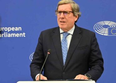 CANARIAS RADIO: CLEMENTE GONZÁLEZ ENTREVISTA AL EURODIPUTADO GABRIEL MATO,SOBRE LAS INCERTIDUMBRES DEL POSEI, LA DOBLE VARA DE MEDIR DE LA UE Y EL GOBIERNO DE ESPAÑA,  SOBRE LOS FITOSANITARIOS EN EL CAMPO, LOS PROS Y CONTRAS DE MERCOSUR.