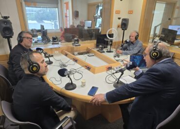 CANARIAS RADIO: CLEMENTE GONZÁLEZ CONDUCE LA TERTULIA CON LOS REPRESENTANTES DE LAS OPAS, SERGIO RODRÍGUEZ, PALCA. THEO HERNÁNDEZ, ASAGA. JORGE PELAYO, UPA Y MIGUEL LÓPEZ, COAG.