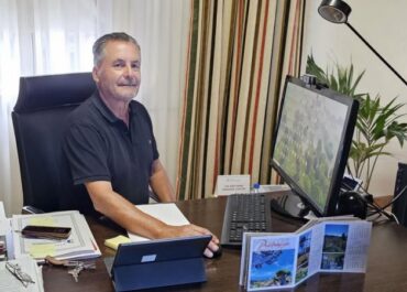 7.7 LA PALMA RADIO: ENTREVISTA A VICENTE RODRIGUEZ, ALCALDE DE PUNTAGODA. ENTIENDO LAS QUEJAS DEL SECTOR PRIMARIO; SOY AGRICULTOR.
