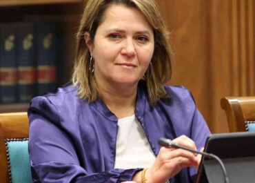 EL APURON: El PSOE denuncia que «el Gobierno canario veta el acceso a los listados de los beneficiarios de las ayudas del volcán»