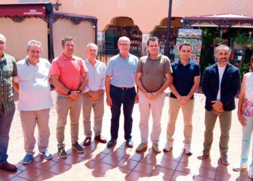 DIARIO DE AVISOS: Unión histórica del sector primario de Canarias para preservar el Posei Una movilización conjunta sin precedentes en las Islas busca salvar el instrumento europeo que compensa la lejanía y la insularidad