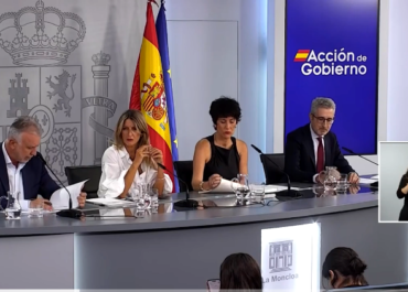 CANARIAS7:  El Estado aprueba al fin el decreto Canarias con un eje central: reflotar el sector primario de La Palma El Estado avanza en los acuerdos con el archipiélago al aprobar, además, el uso de más de 600 millones de euros de superávit en políticas educativas, sanitarias y de bienestar social | Fernando Clavijo celebra el paso dado, aunque reconoce que no es como le hubiera gustado